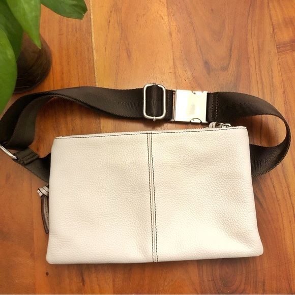 Danier Genuine leather Belt Bag White Fanny Pack Crossbody Hands-Free Travel bag - Picture 7 of 16